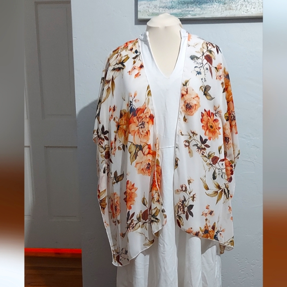 Emory Park Sheer yellow/orange flowered kimono 1XL
